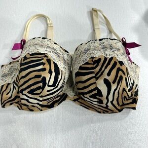 Cacique zebra print molded bra size 42DD